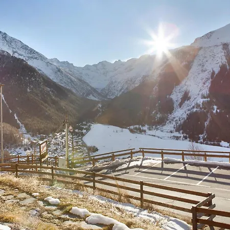 Finestra Sul Gran Paradiso